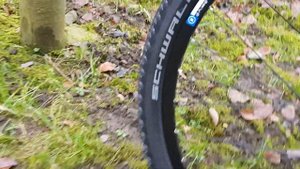 Tuning fahrrad mit Schwalbe Reifen Hurricane Performance 29×2.25,(57-622)