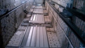 В приямке лифтовой шахты