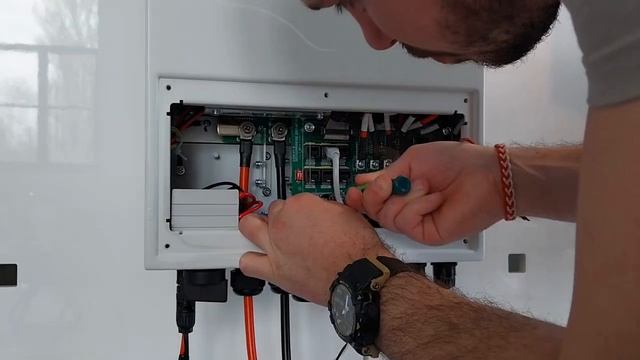 Installing a Single Phase Hybrid Inverter Deye x V-TAC
