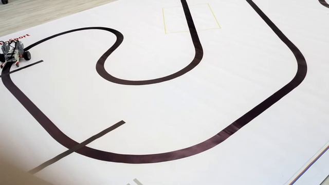 Движение по линии Робота Lego Mindstorms EV3 с помощью инфракрасного датчика. смотреть онлайн