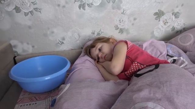 Кровавая Обычная Рвотная Интоксикация Маленькой 6 Летней Девочки В Субботу 13 Февраля 2021 Года смотреть онлайн