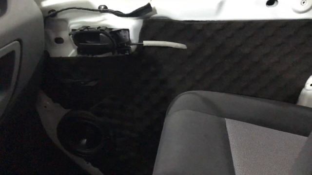 На следующем этапе мы приступили к шумоизоляционной отделке дверей Citroen Jumper смотреть онлайн