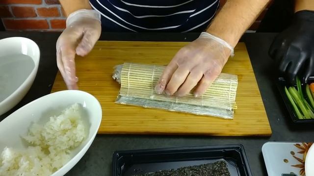 Ролл Филадельфия, подписчик делает первый раз. Sushi Roll смотреть онлайн