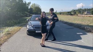 Девушка Танцует Супер Красиво Босиком На Асфальте Взорвала Танцпол ALISHKA 2020 Лезгинка Чеченская