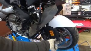 217. BMW C650 GT. Рестайлы бывают с механическим натяжителем цепи ГРМ.