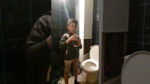 #прикол.Что происходит в организме когда хочешь в туалет. Подпишись👍.
