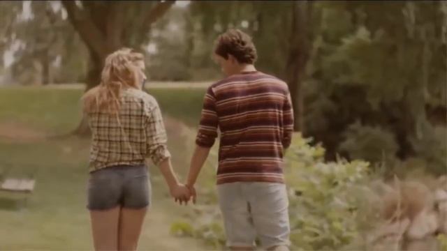 7 ПРИЗНАКОВ, ЧТО ОН ХОЧЕТ ТЕБЯ ПОЦЕЛОВАТЬ смотреть онлайн