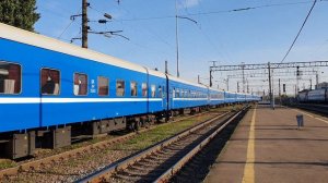 ЭП1М-529 с поездом №389 Анапа-Минск прибывает в Россошь