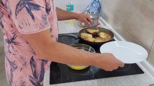 Собираем урожай ! Нажарили вкусные гренки ?