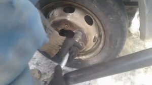 Откручиваем гайки на газели