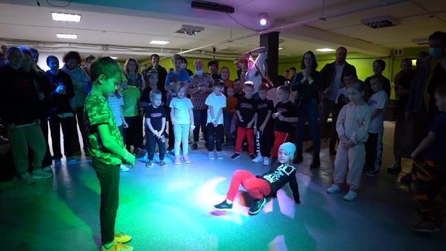 ART BATTLE 2021 | Hip-hop littles | Стефан vs Владий смотреть онлайн