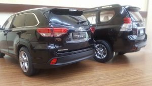 Toyota HighLander vs Landcruiser Prado | 1:18 Mini Auto concept