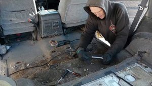 Подготовка Сафари к замене подушек кузова. часть 2