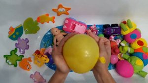 Лопаем воздушные шарики с водой Учим цвета разноцветные шарики