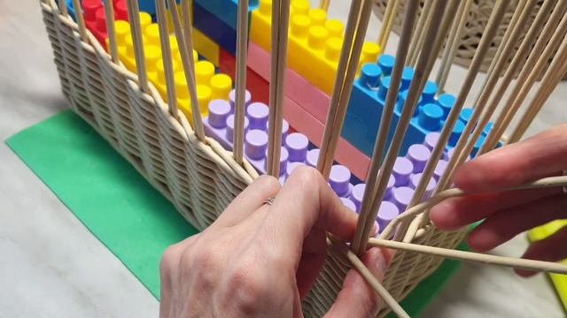 Плетение обратной верёвочки из 3-х трубочек. смотреть онлайн