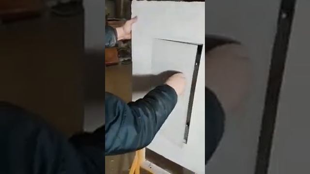 Люк под покраску настенный, испытание на трещины