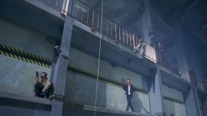 Лучший моменты (1/3) Джеки чан новая полицейская история 2004