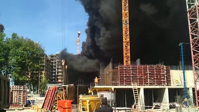 пожар на стройке в Загорье
