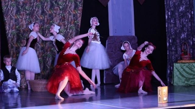 В Центре детского творчества школы № 814 состоялась премьера балета «Красная Шапочка» смотреть онлайн