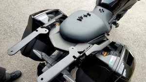 Givi Maxia 5 Top Case Installation on 2023 Kawasaki Versys 650