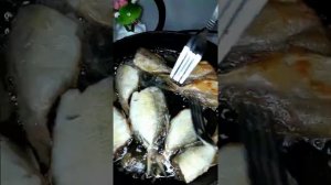 ? Быстрый способ жарить мелкую рыбу! Мелкая жареная речная рыба на сковороде!?