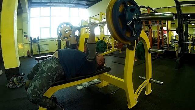 Д 4, Жим штанги лежа узким хватом, 75 кг, 2 подход. смотреть онлайн