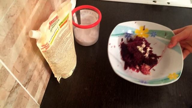 Салат из вареной свеклы с чесноком. Со свеклой полезно!
