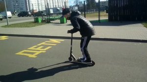 Мой первый клип | трюки на самокате