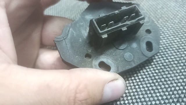 Датчик положения дроссельной заслонки на Пассат Б 3. Мотор RP моновпрыск. смотреть онлайн