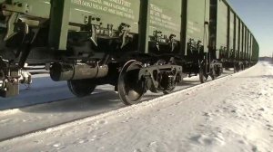 2М62У-0324 с грузовым на подходе к станции Кирс (ветка Яр - Верхнекамская)