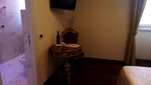 Royal Art Cafe & Hotel Rome смотреть онлайн