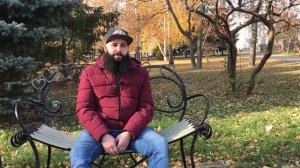 Об уличных музыкантах, любви к хоккею и выступлении на "Нашествии" | Костя Игнатов