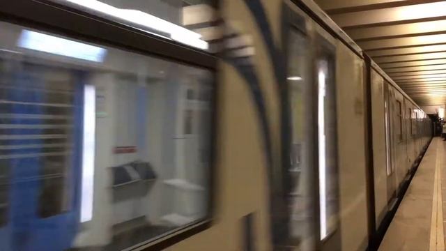 Москва с маршрутом 011 на станции Медведково смотреть онлайн