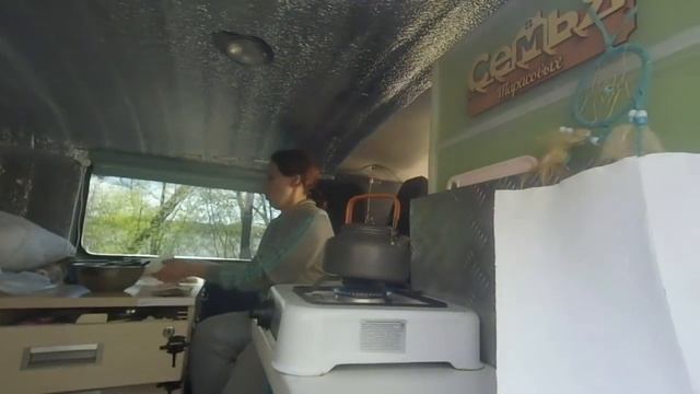 Открыли летний сезон рыбалки) Упал с тарзанки))) смотреть онлайн