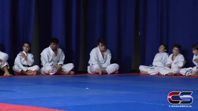 Gioiosa Marea - Manifestazione di Karate смотреть онлайн