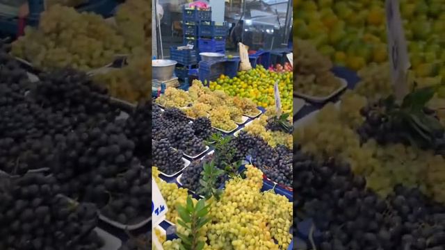 Базар в Стамбуле районеФатих который проходит в каждую средустамбул топ