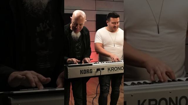 The Wizard #jordanrudess  & our coach #kevincastro jamming with the #geoshred ? #piano #pianomusic