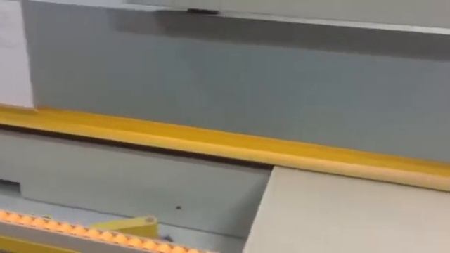 Обрейка деталей на станке-кромочнике смотреть онлайн