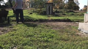 РОВНЯЕМ УЧАСТОК ЛОПАТОЙ СВОИМИ РУКАМИ Как Выровнять Участок