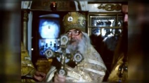 Старец Павел Груздев плачет и молится о нас