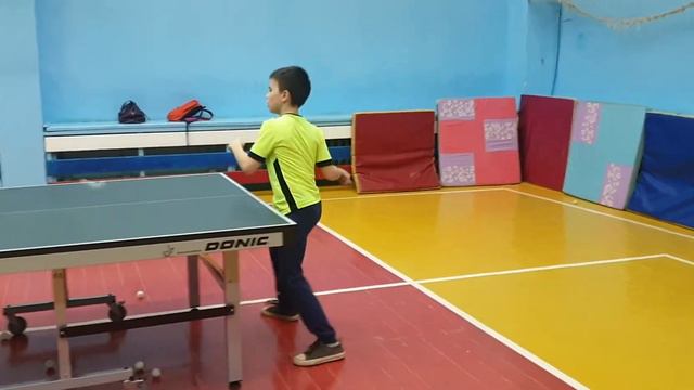 Ученик Арсений. Работаем на правильное передвижение ног с разных точек