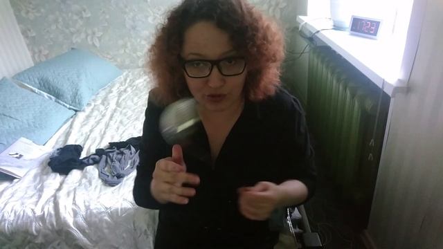 Примерка колготок и новое платье-рубашка. Надевают колготки. Колготки порвались. Чёрные капронки. смотреть онлайн