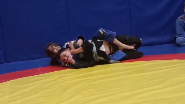 23 августа 2023 г. поборолась немного джиу-джитсу ?
