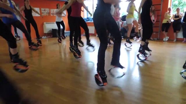 У Рівному - модний вид фітнесу Kangoo Jumps смотреть онлайн
