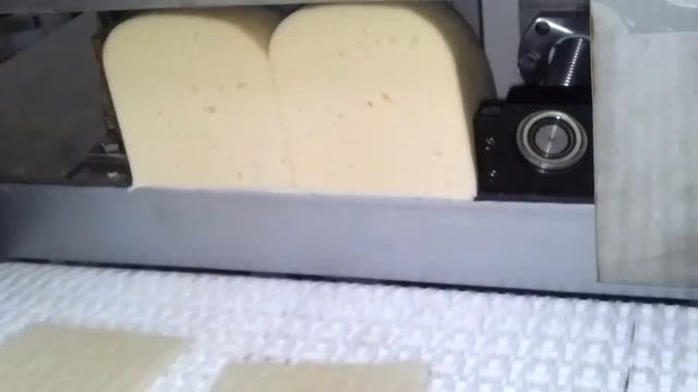 Промышленный слайсер. Нарезка сыра. смотреть онлайн