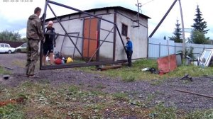 Дроздово. Откатные ворота на винтовых сваях.