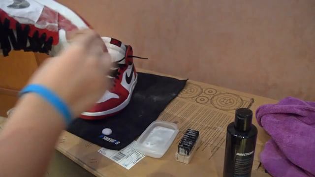 Как чистить обувь с Reshoevn8r смотреть онлайн