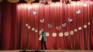 песня "Маленькая страна" в исполнении Абридовой Вероники