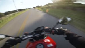 Yamaha MT-09 vs Honda CB1000R - RACE!