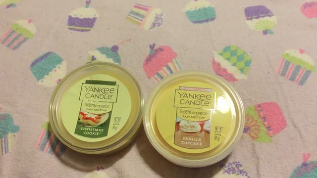 Vanilla Cupcake Versus Christmas Cookie - Yankee Candle Scenterpiece смотреть онлайн